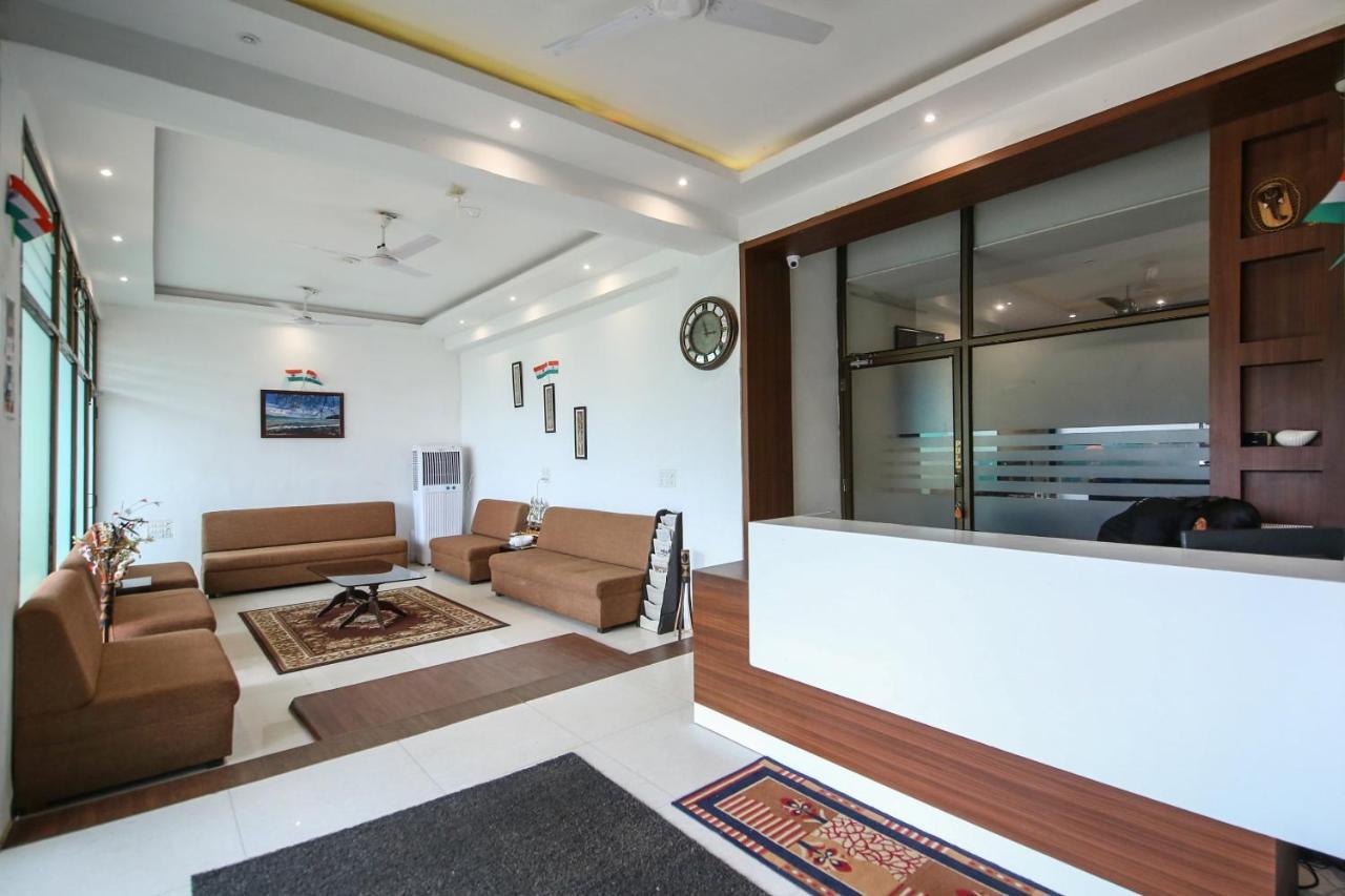 Oyo 3603 White Pearl Hotel Jabalpur Extérieur photo